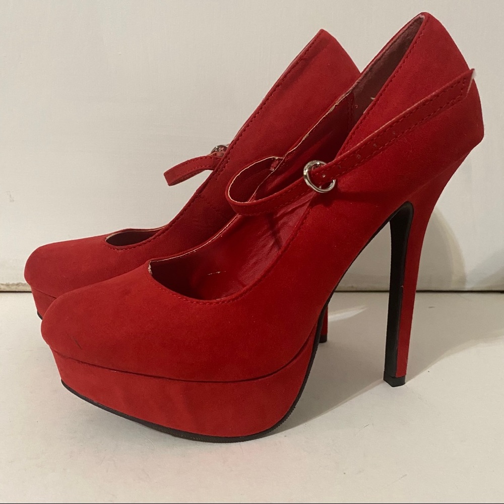 Diva Lounge red platform mary janes size 7.5